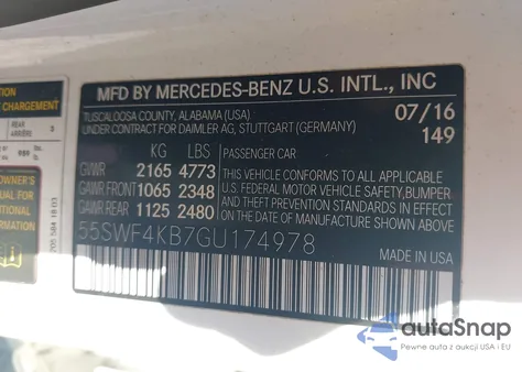 2016 Mercedes-Benz C 300 4Matic z USA, uszkodzony, nr VIN 55SWF4KB7GU174978